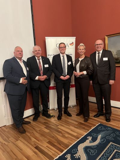 Franz Xaver Ladenburger (Heimatsmühle), MdB Hermann Färber, Jan-Bernd Stärk (GEFA), PStin Silvia Breher (BMLEH), Thomas Dosch (Premium Food Group)
&copy; GEFA e.V.